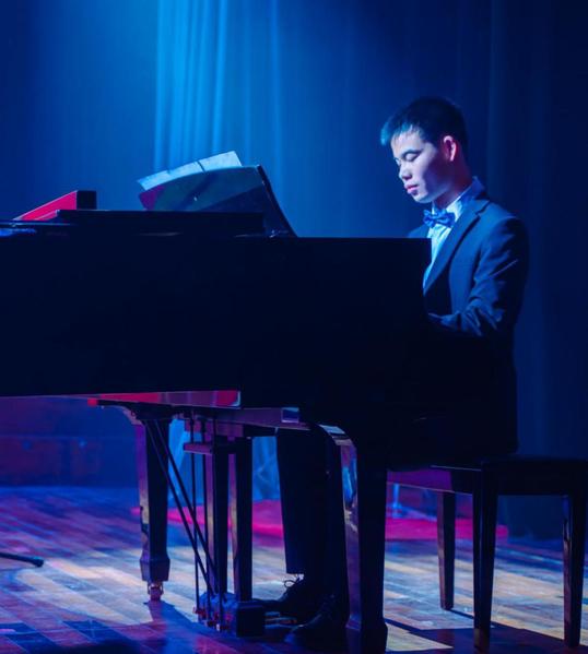 校级优秀毕业生风采---张凯威